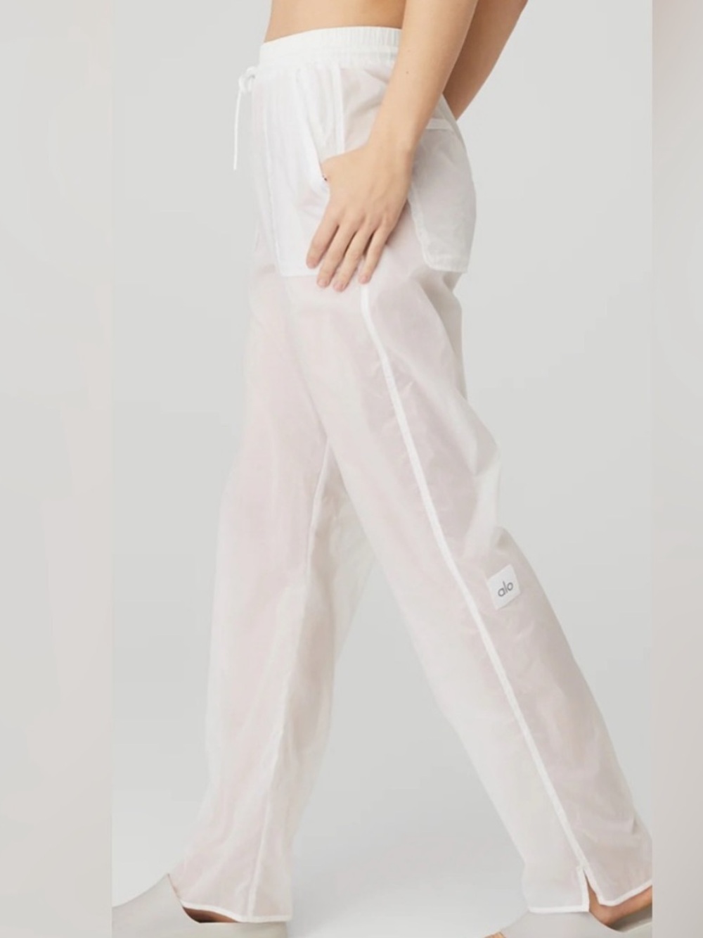 Alo Yoga White Cloud Nine Shear Ripstop Pant Medium Straight Leg